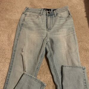 light wash hollister jeans